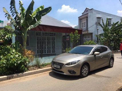 Bán nhà góc 2 mặt tiền Linh Đông, Kha Vạn Cân, DT 76m2 ngang 10m, hẻm 8m, tiện ích đầy đủ